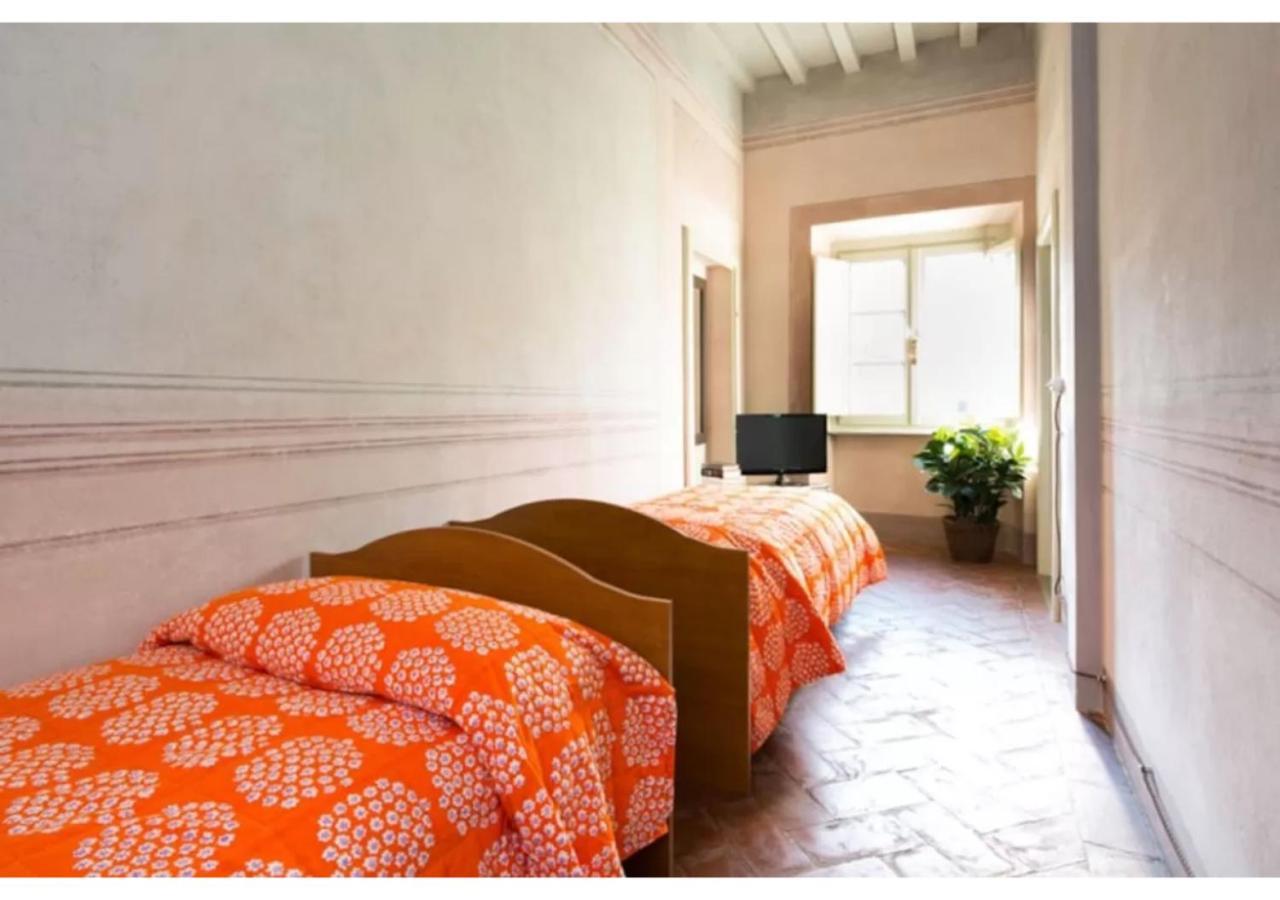 Palazzo Piazza Mazzini Hotell Pescia Eksteriør bilde