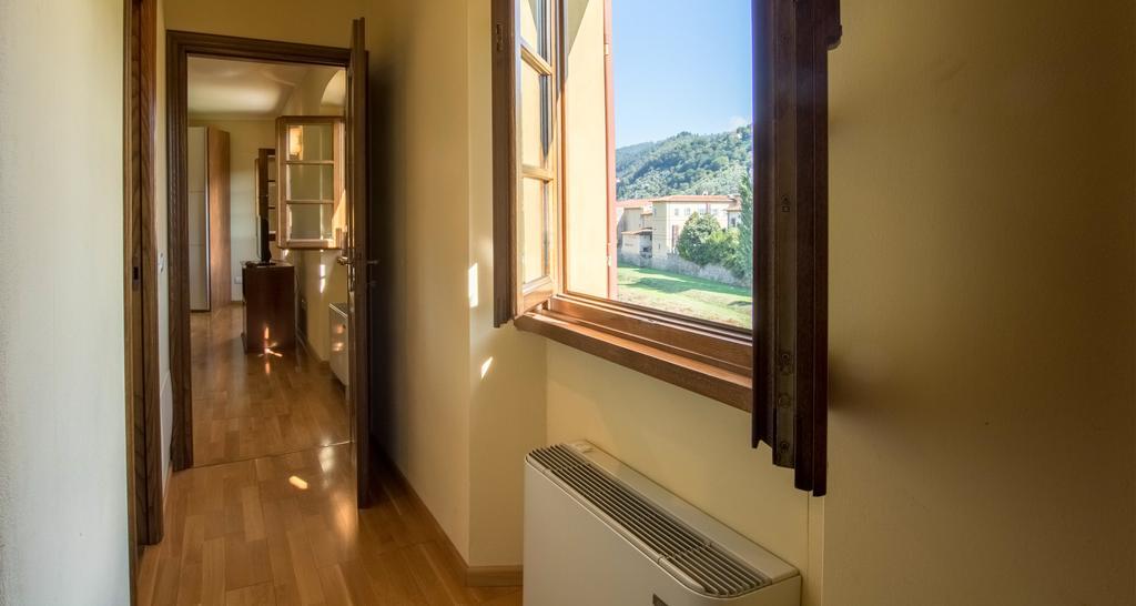 Palazzo Piazza Mazzini Hotell Pescia Eksteriør bilde
