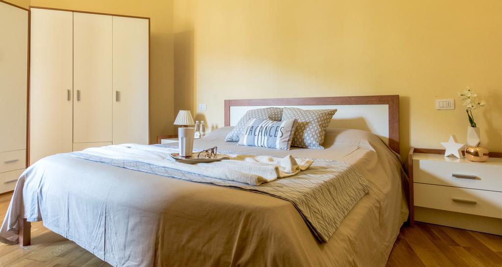 Palazzo Piazza Mazzini Hotell Pescia Eksteriør bilde